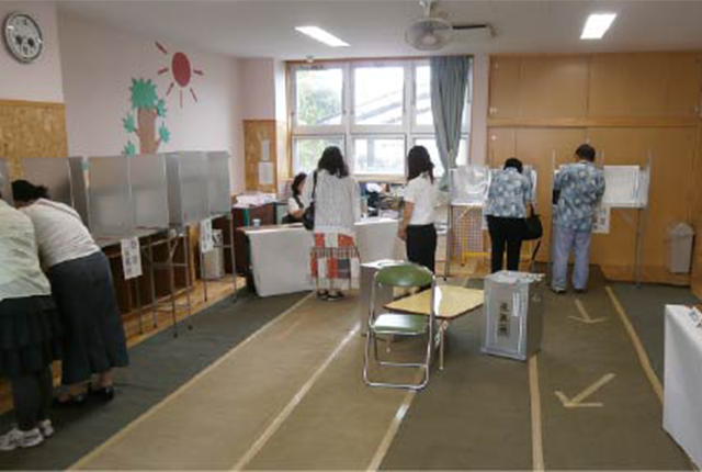 衆議院選挙の投票所 衆議院選挙
