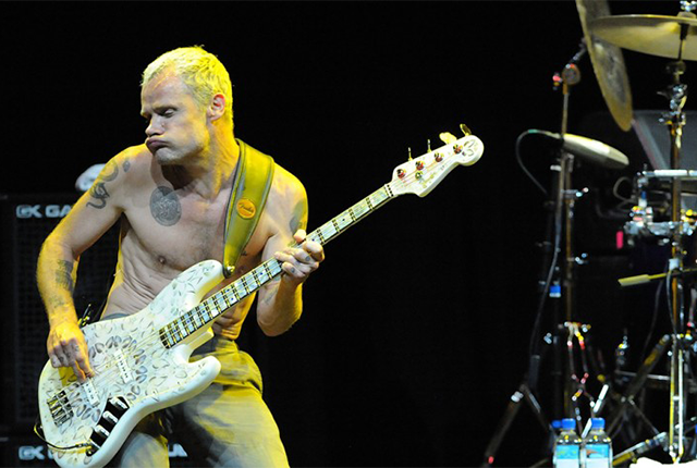壊れていた時代”に生まれた音 ― RHCPの歌詞が語る4つの本音 14 Red Hot Chili Peppers