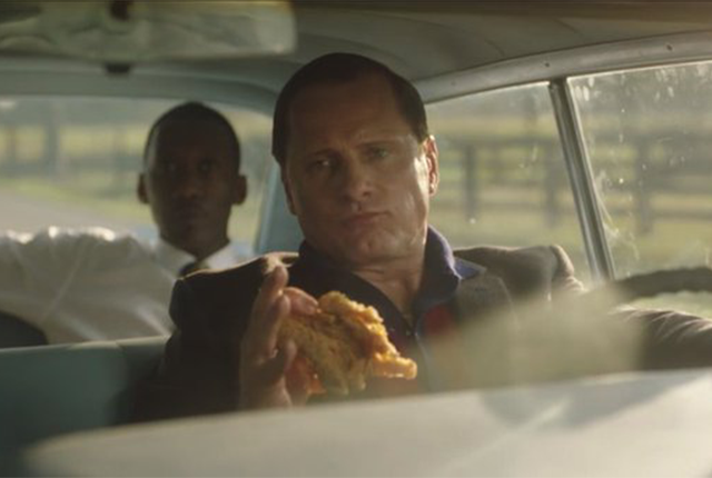 フライドチキンのシーン