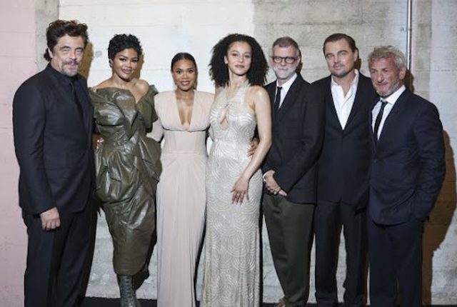 『ワン・バトル・アフター・アナザー』のキャスト集合写真